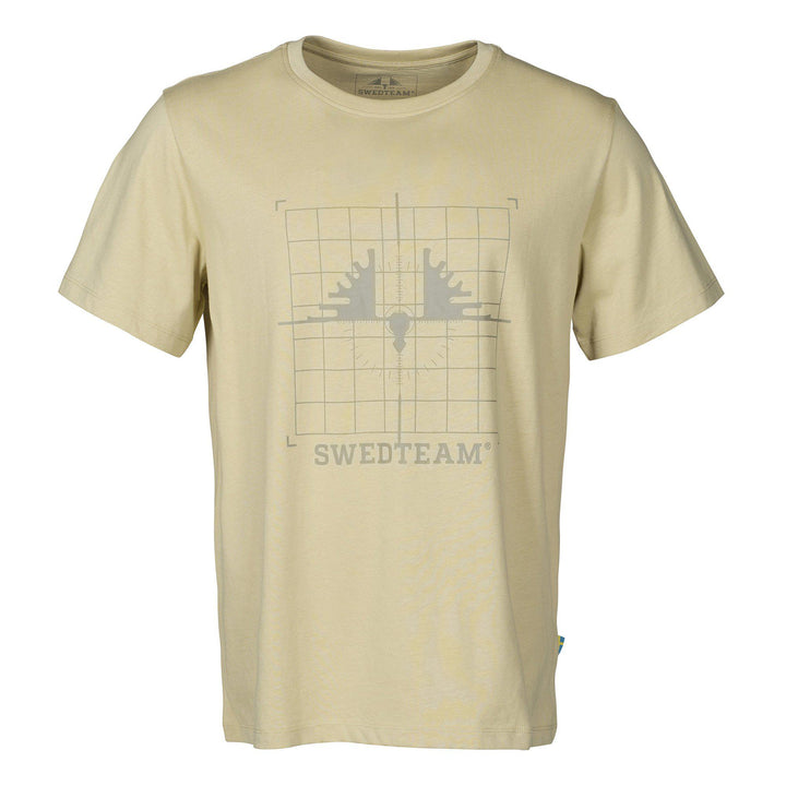 Beige t-shirt med Swedteam-tryck och rundad hals sedd framifrån.