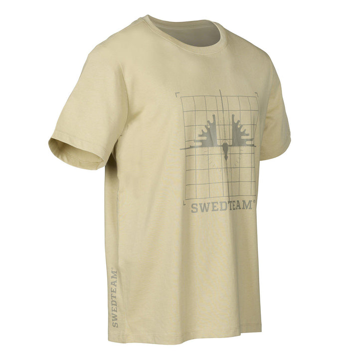 Beige t-shirt med Swedteam-tryck och rundad hals.
